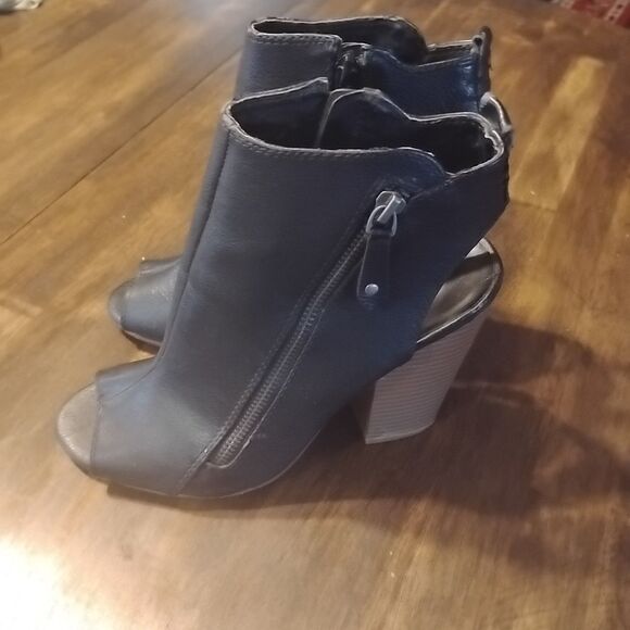 Indigo Rd Womens 9.5  Black Ankle Boots Booties Open Toe Heels Zip Side - Picture 2 of 11